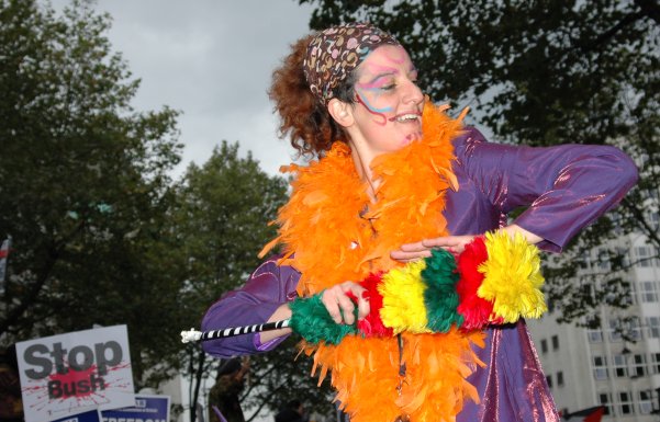 [picture report] Samba against war in london