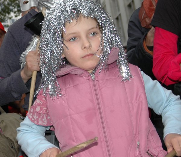 [picture report] Samba against war in london