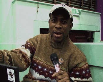 London, imc-centre, 16.10.04 - mediaactivist sphinx