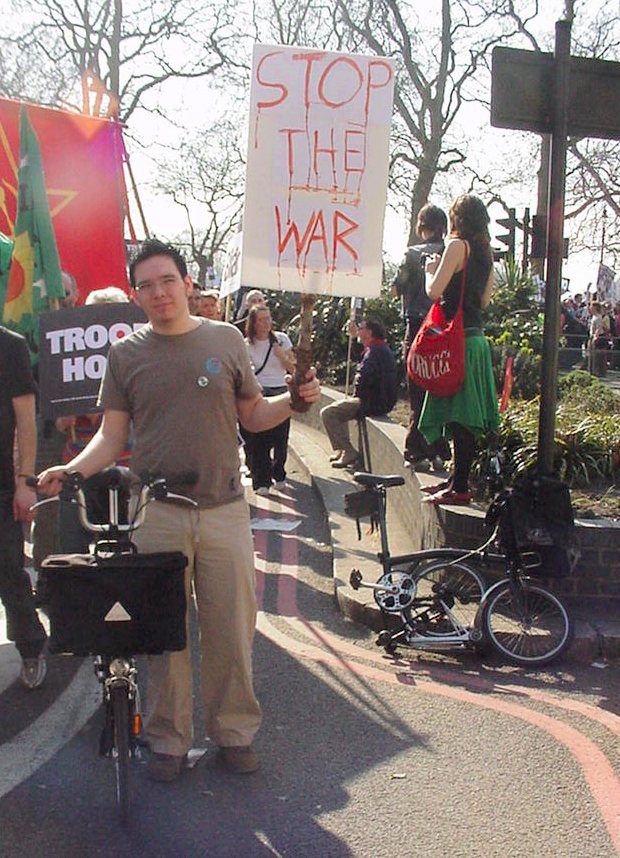 Brompton T5 folding bike owners against the occupation