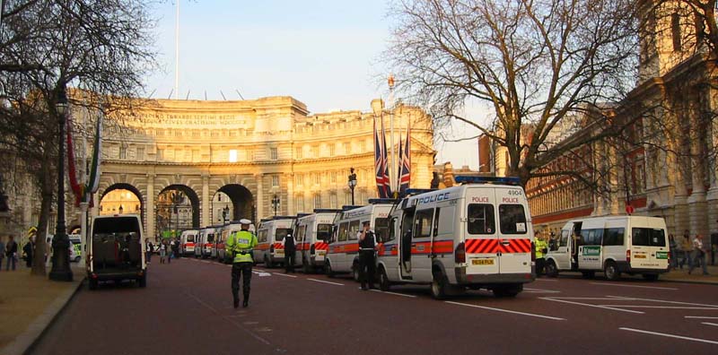 A lot of Police were hiding on the (closed off) Mall.