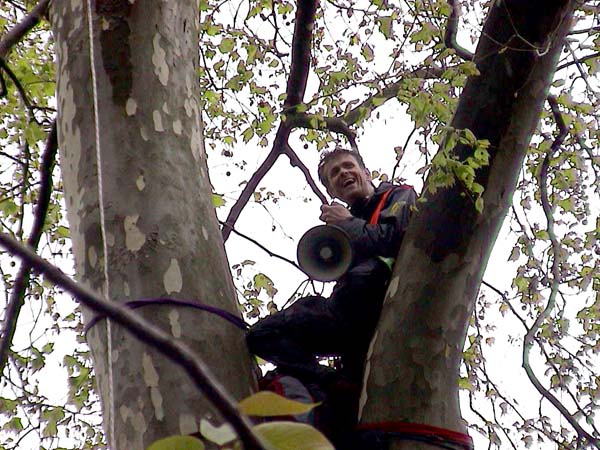 "yeahh!! protesting IS fun!!"