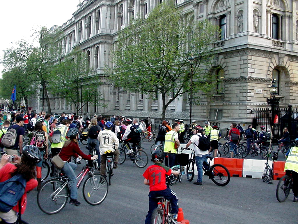 A Whitehall/Downing Street panorama, right ...