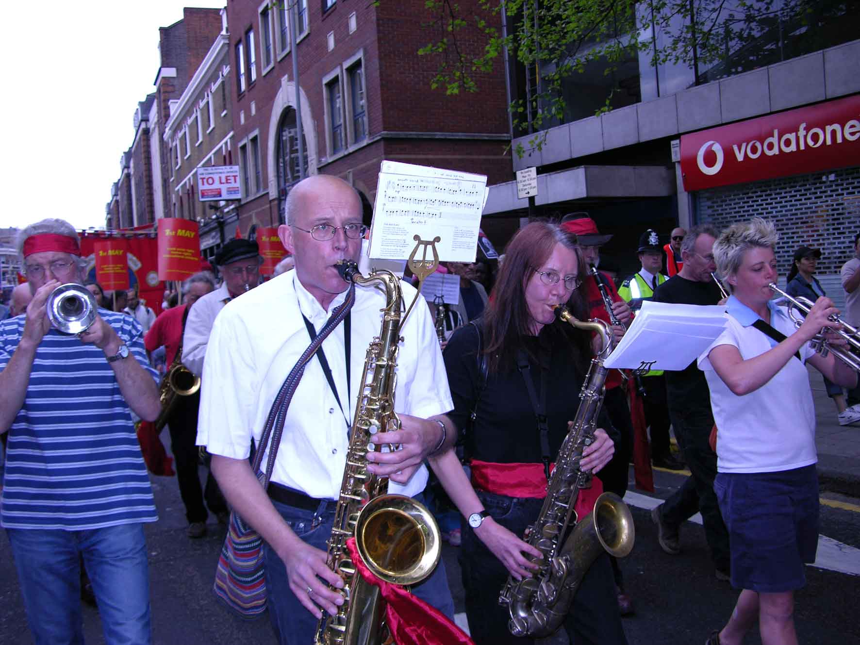 tum te tum te tum... parp!