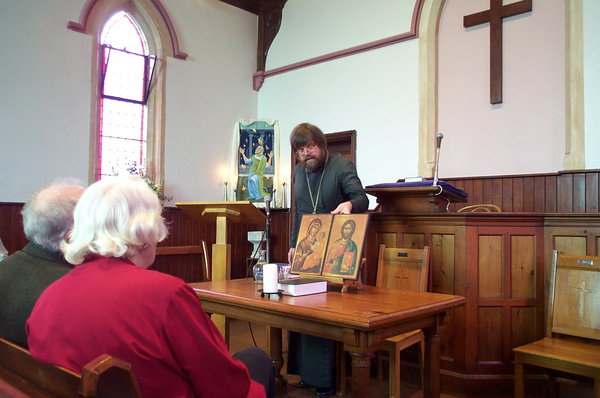 Fr Ian Graham explaining the icons