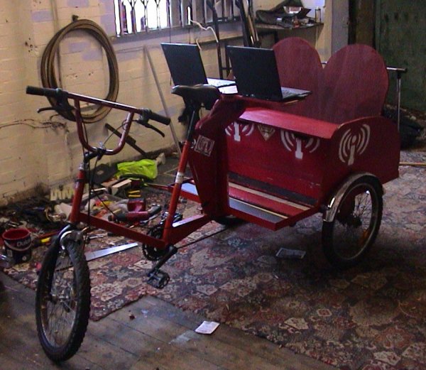 Rickshaw module with two photodesk and upload terminals