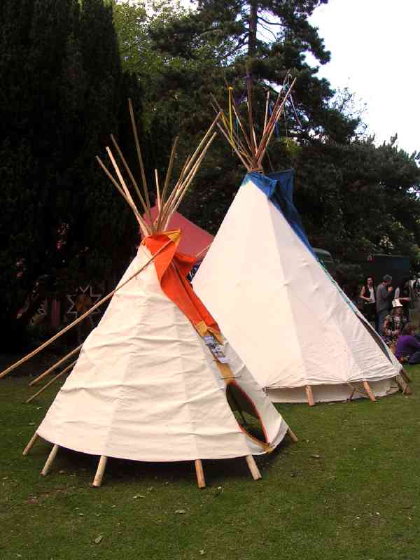 Architecture - Make Poverty History tipi B
