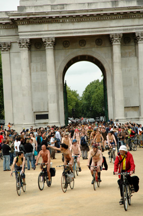 Protesters at Wellington Arch