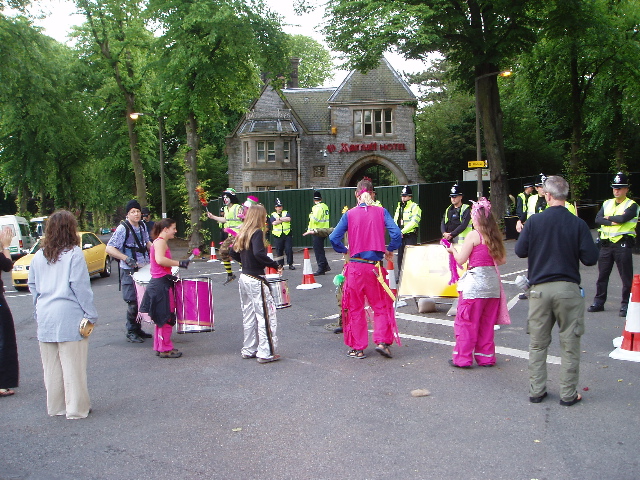 Samba in front of the Marriott Hotel