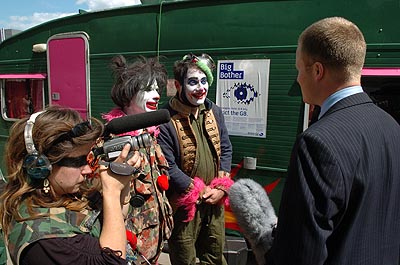 Briefing the corporate media.