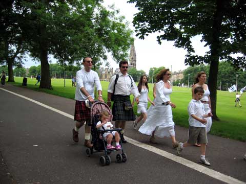 Families arrive in the Meadows