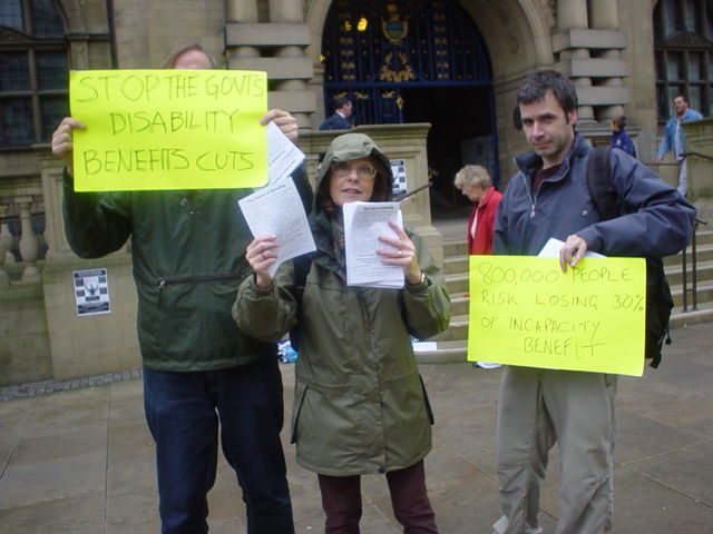 800,000 people risk losing 30% of Incapacity Benefit