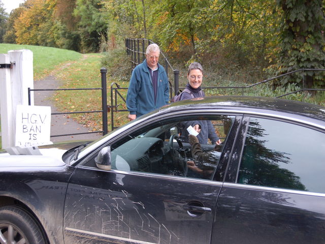 Leafleting cars