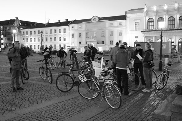 congregating in Gustaf Adolfs Torg