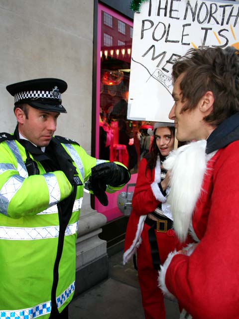 Inspector Gadget vs Santa Clause