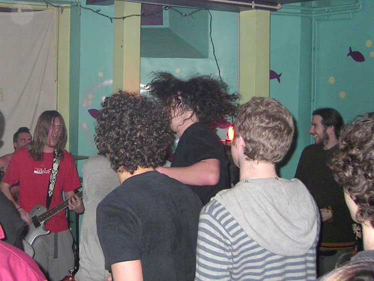 Moshing in the fish tank