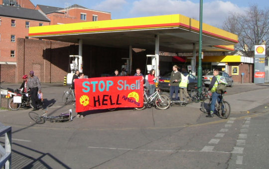 London Road Shell blockaded