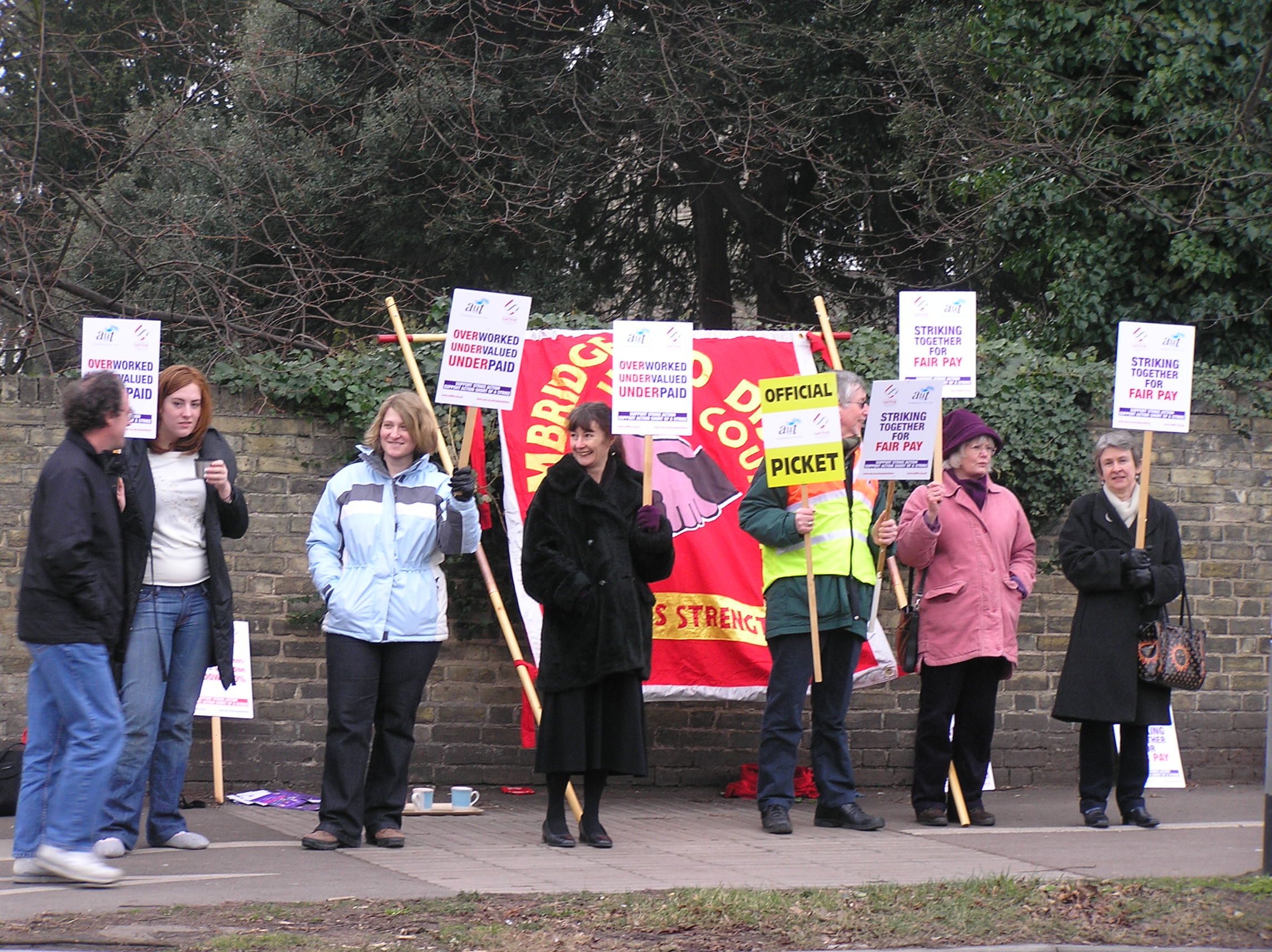 hillsroad-picket