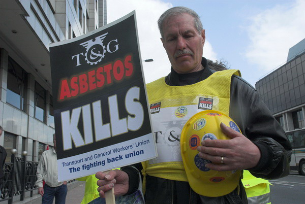 A short silence outside the HSE