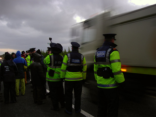 Attempt made to block truck but Gardai jump to Shells rescue
