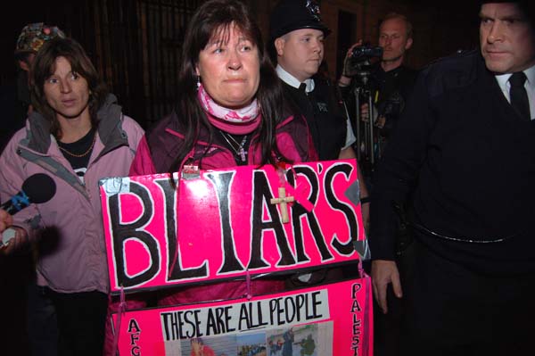 Credit: Marc Vallée, 2006. - www.protestphoto.co.uk