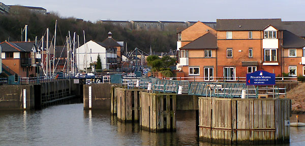 Quay Marinas Penarth Wales Crest Nicholson Penarth Heights Site On Hilltop