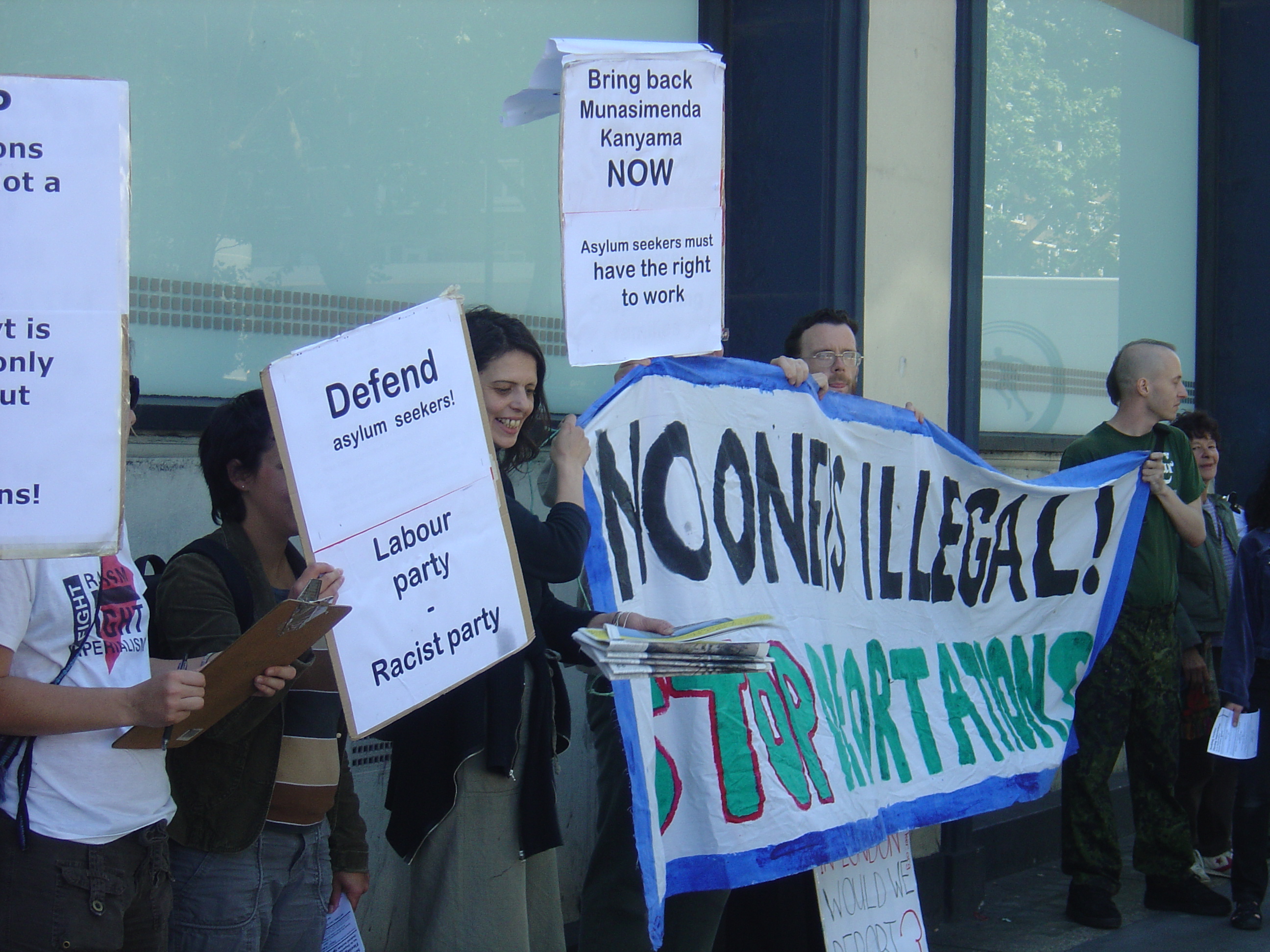 Demonstration at Communications House, London, 18 May 2007