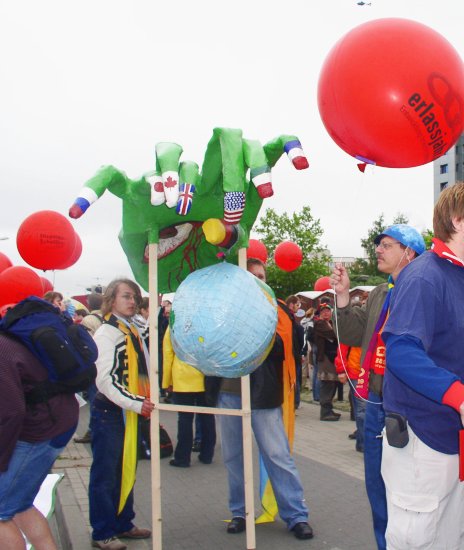 abit of planet and Knut the famous icebearbaby in Berlin zoo