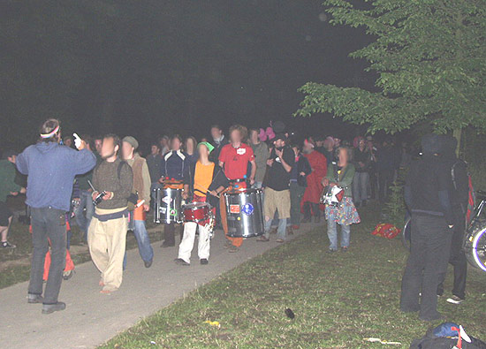 after the party samba led people up to the fences...