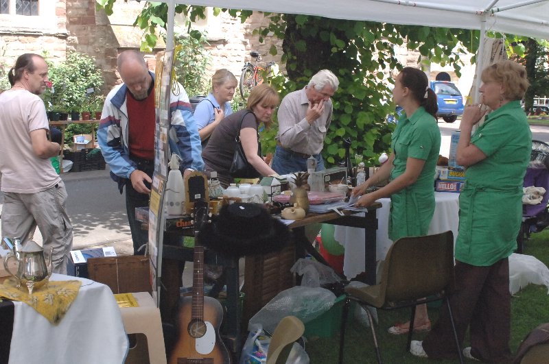 Crowds flock for bargains from Boomerang re-use shop