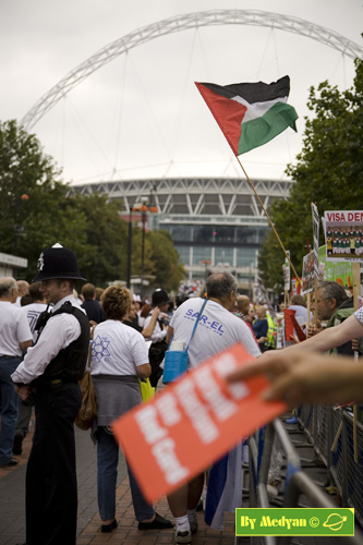 Israel-England football demo
