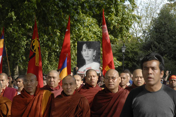Approaching Peace Pagoda