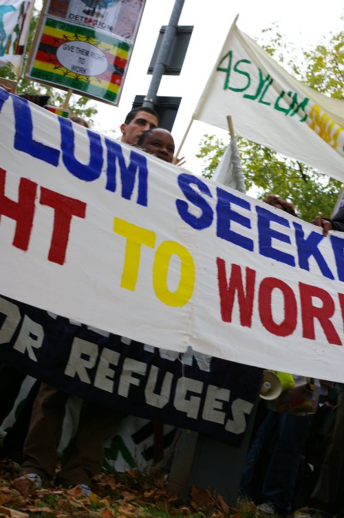 The start of the "Dignity Not Detention" march on Lindholme (Pismmoor)