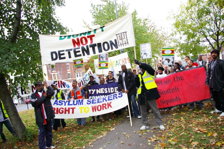 The start of the "Dignity Not Detention" march on Lindholme (Pismmoor)