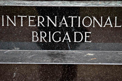 (c) Marc Vallée, 2007.