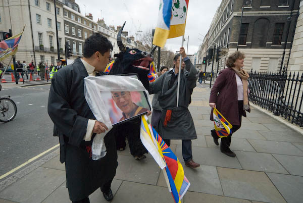 Going to the Chinese embassy