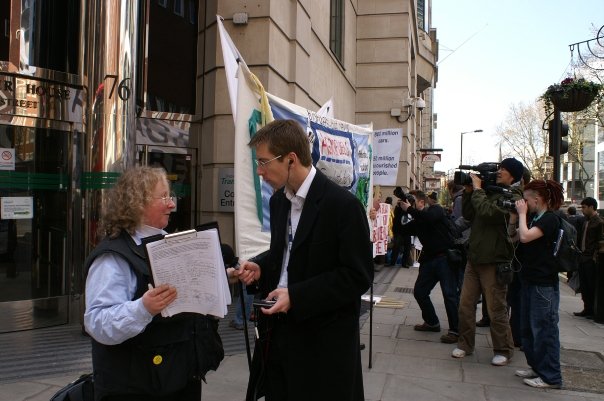 Worldwide Press Interest