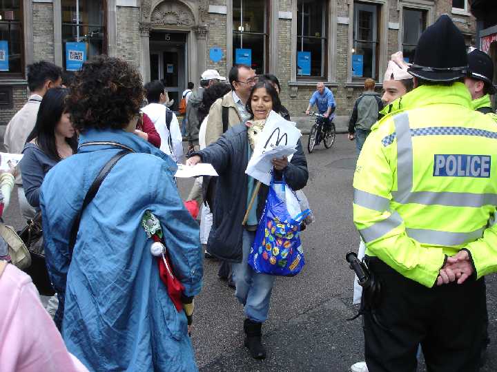Tourists take an interest and some leaflets!