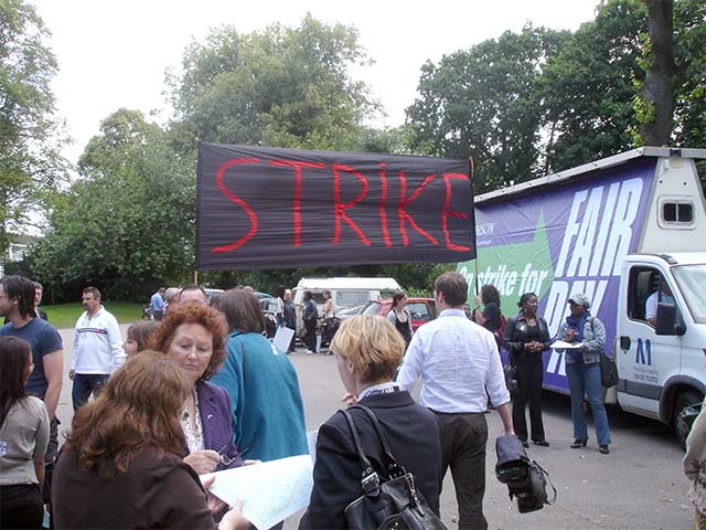 does exactly what it says on the banner