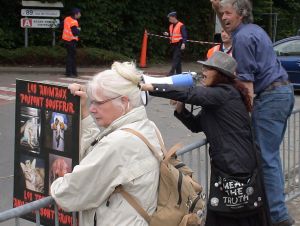 Once again at the gates of GlaxoSmithKline Belgium