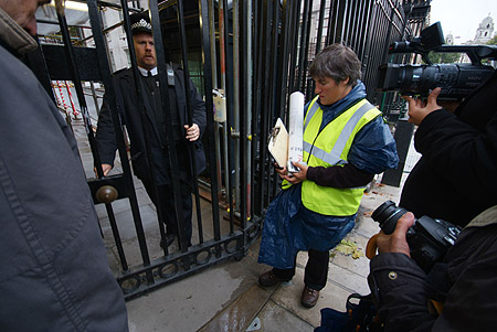 Handing in the Peace Plan at Downing Street.