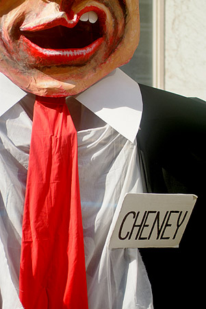 Mr Cheney arrives in London.