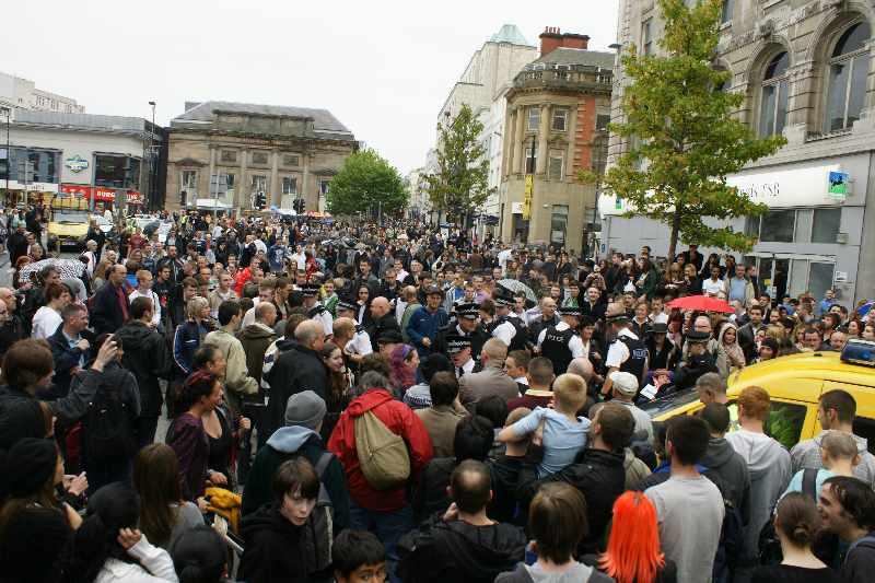 14:15pm, so who's responsible for this obstruction and public disturbance?