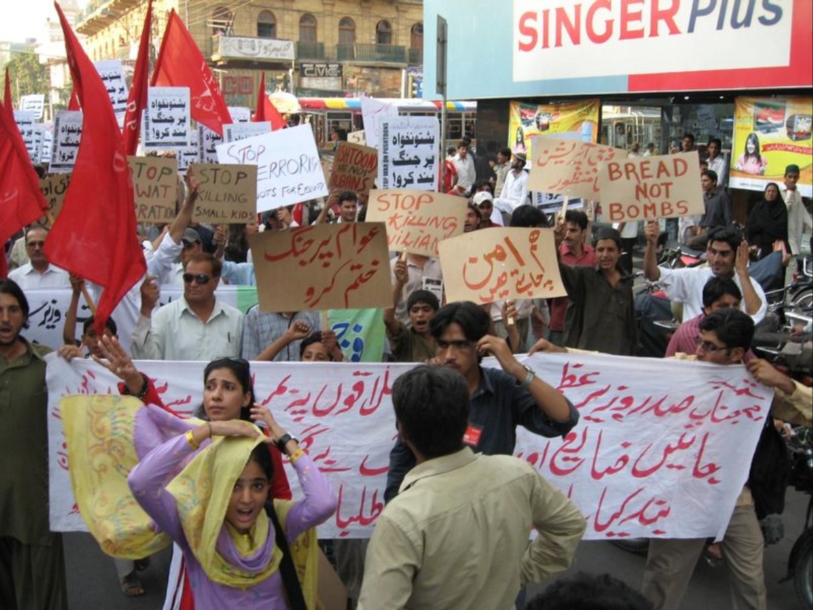 Workers and students oppose U.S. military attacks