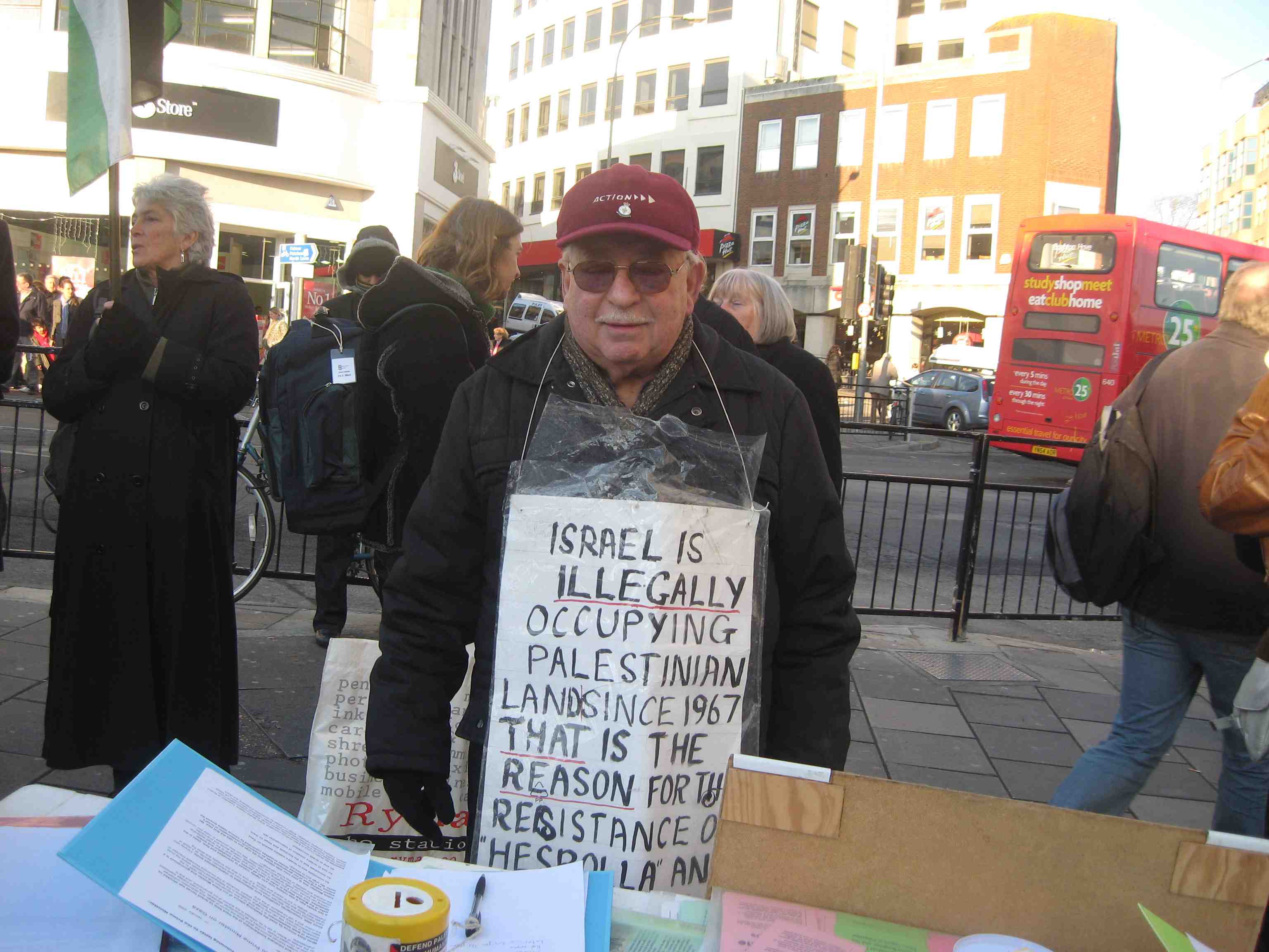 80 Year old Jewish war veteran protests