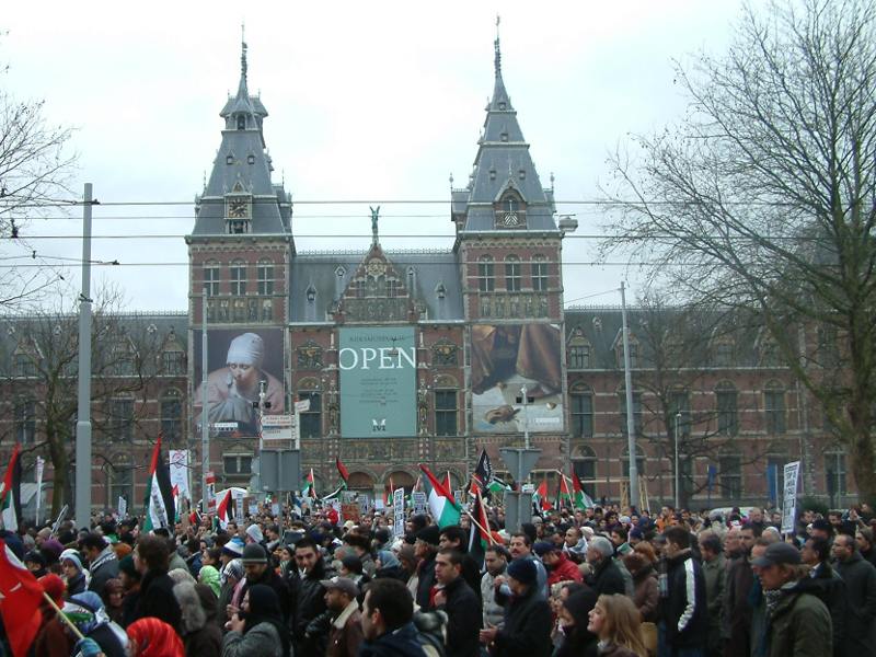 Marching round the Rijksmuseum