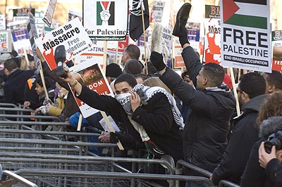 Shoe bombing downing street.