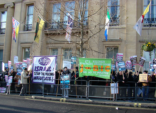Counter-protest, Trafalgar Square, 11 Jan 09 - Picture 1