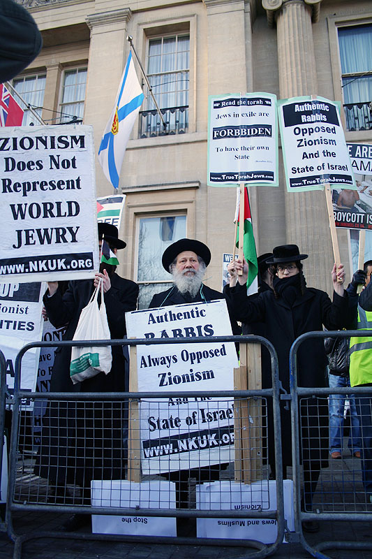 Counter-protest, Trafalgar Square, 11 Jan 09 - Picture 2