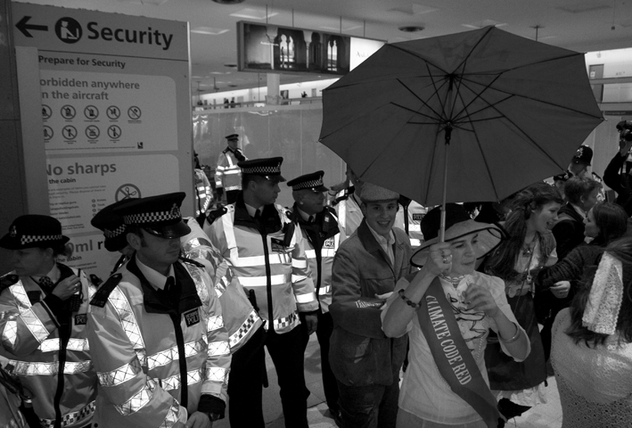 12.01.09. 'Climate Rush' at Heathrow, Terminal 1.